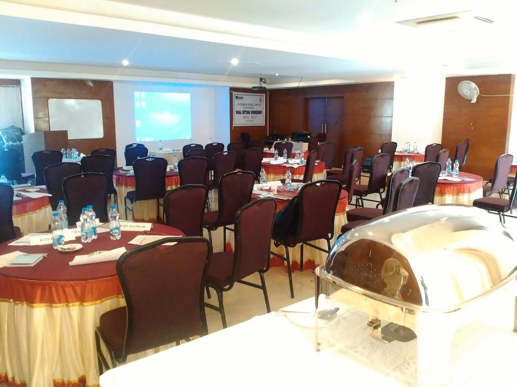 Hotel Milestonnez Sriperumbudur Екстериор снимка
